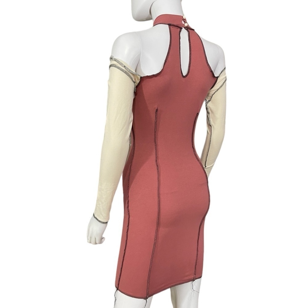 Cold Shoulder Dress
New - Picture 5 of 10